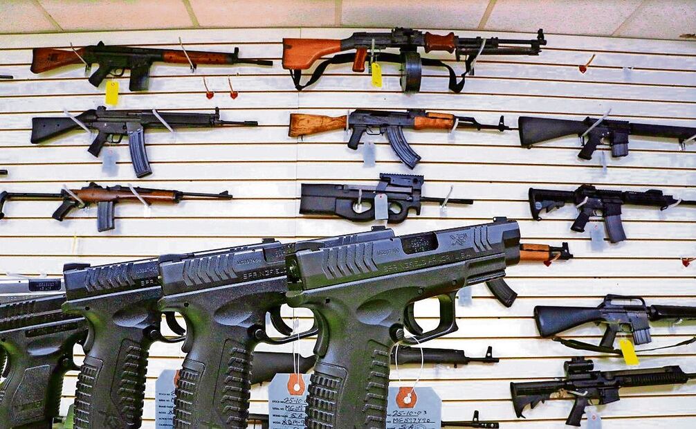 Armas de asalto y pistolas, a la venta en Springfield, Illinois. Foto: Seth Perlman | AP (10/01/2025)