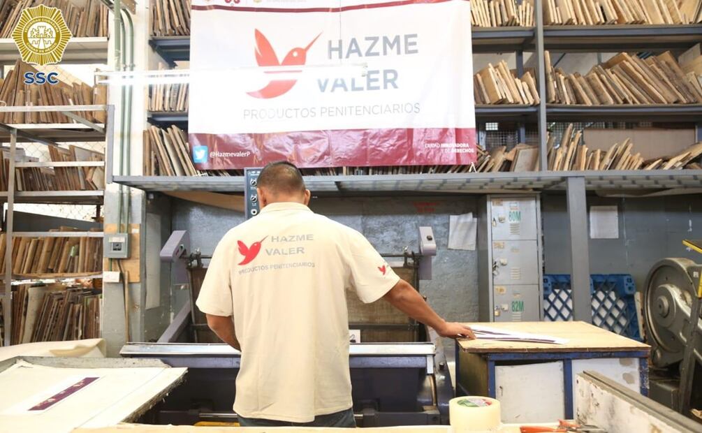 Los visores se fabricaron en el taller de diseño del centro penitenciario. Imagen: Especial