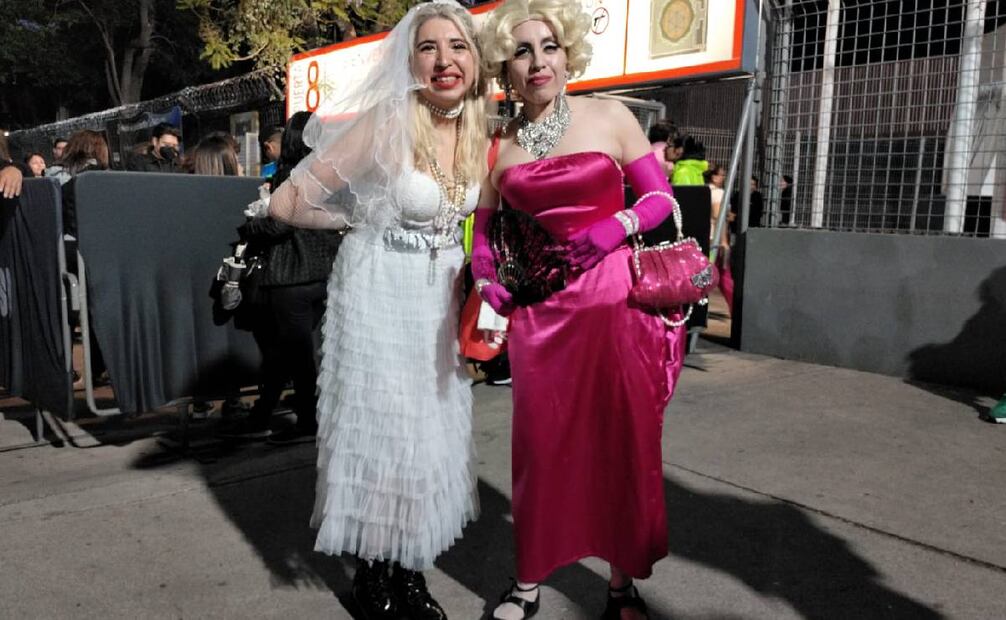 Elizabeth (der.) a sus 30 años disfrutará de su primer concierto de Madonna. Foto: Araceli García/ EL UNIVERSAL