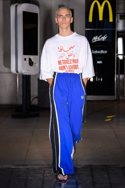 Vetements presenta colección en el McDonald's más grande de París y se vuelve viral