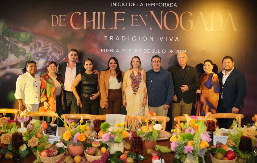 Autoridades del sector turístico y representantes de la Canirac se reunieron en Puebla para inaugurar oficialmente la temporada 2026 bajo el lema "Tradición viva".  Foto: cortesía Secretaría de Desarrollo Turístico de Puebla.