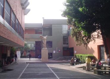 Dejan paristas Facultad de Artes y Diseño de la UNAM; causan destrozos en las instalaciones