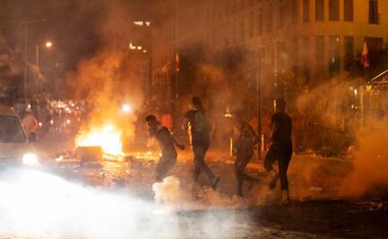 Lanzan gases lacrimógenos a manifestantes que protestan en Beirut 