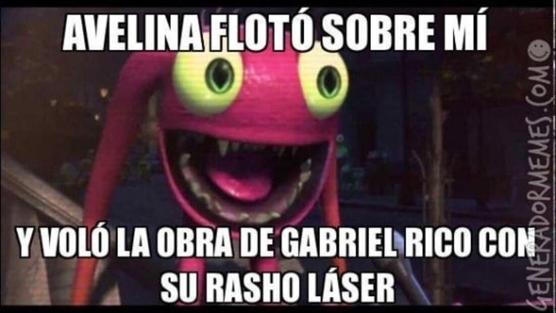 Los memes a Avelina Lésper por obra rota de Gabriel Rico