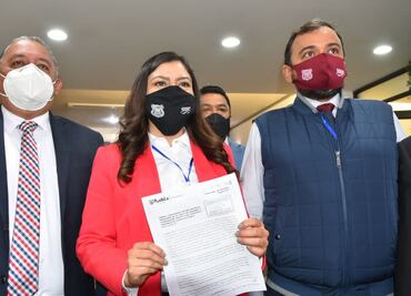 Alcaldesa de Puebla comparece ante diputados para aclarar denuncias "ciudadanas"