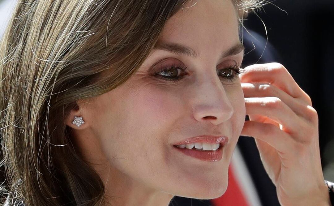 La reina Letizia cumple 50 años y recordamos las claves de su estilo / Foto: AP