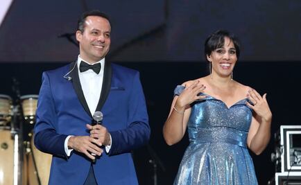 Casi 100 mil personas rinden homenaje a "El Príncipe de la Canción" en el Zócalo