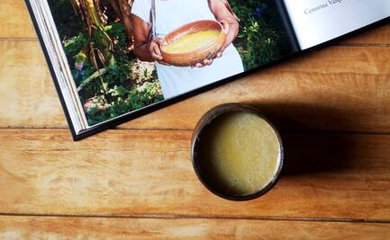 Prepara este rico atole de plátano con solo dos ingredientes