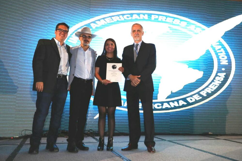 En la foto: Silber Meza, Salvador Frausto y Zorayda Gallegos (LUIS CORTÉS. EL UNIVERSAL)