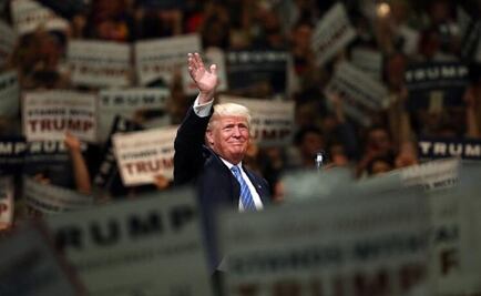 "¡Construye el muro!" piden simpatizantes a Trump