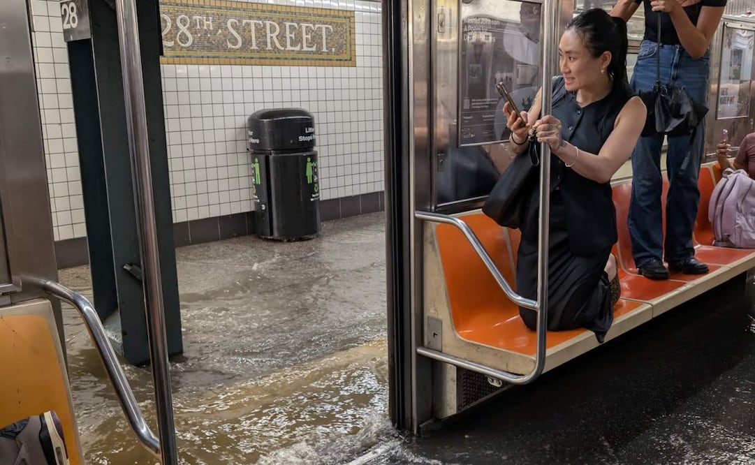 Se inunda el metro de Nueva York por lluvias torrenciales. (14/07/25) Foto: X