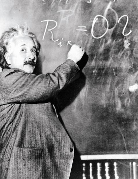 Detectan luz detrás de un agujero negro, tal y como lo teorizó Einstein 
