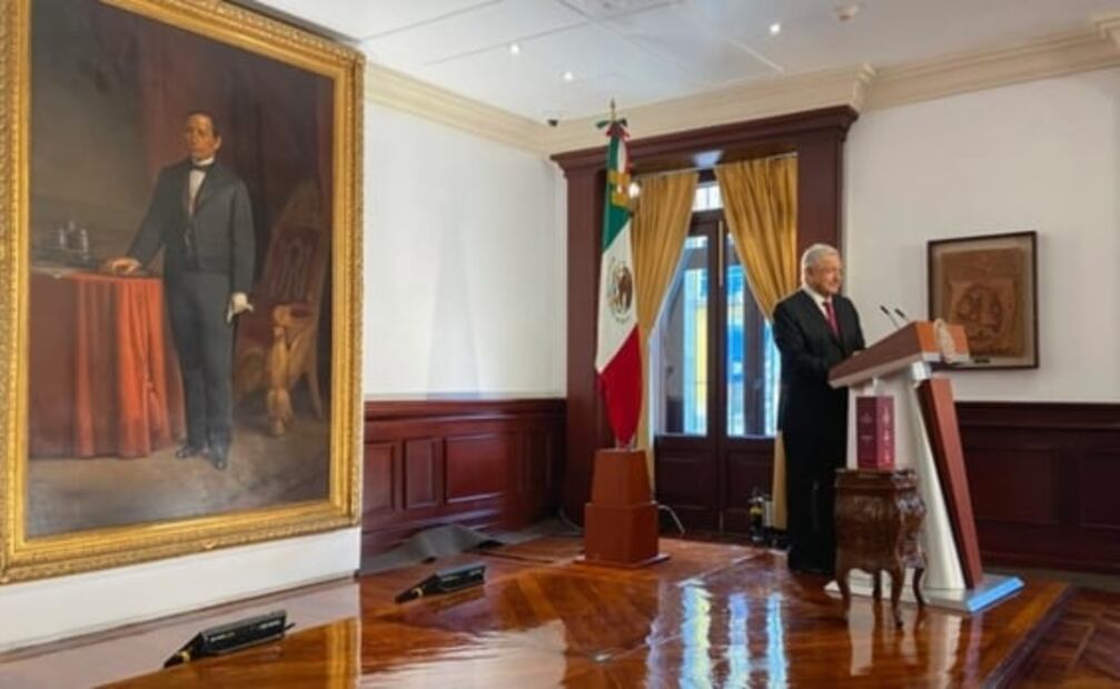 Los 13 informes de AMLO, desde un Zócalo abarrotado hasta en privado por la pandemia