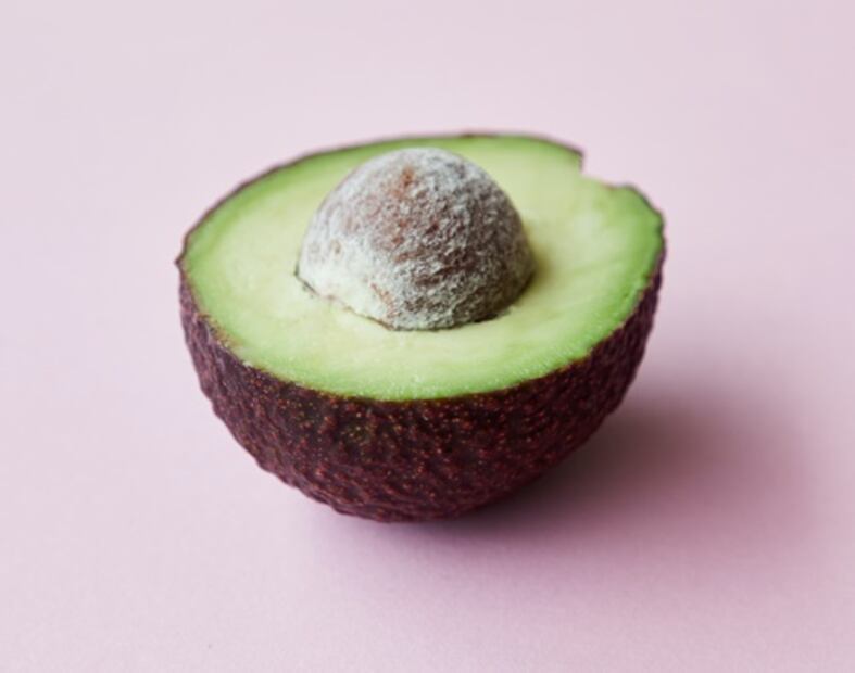 Un aguacate al día además de vitaminas y minerales te da saciedad.  Foto: Laker  / Pexels