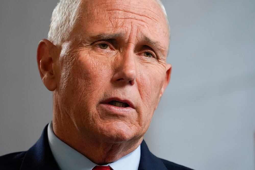 El exvicepresidente Mike Pence, durante una entrevista con The Associated Press el 16 de noviembre de 2022 en Nueva York. Foto: AP