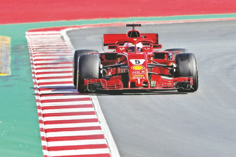 El bólido del alemán se vio confiable en la pista (JUAN MEDINA. REUTERS)