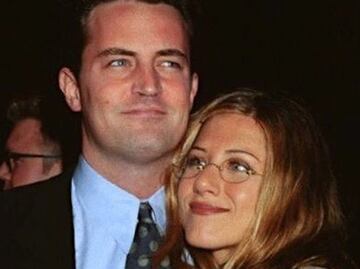 Jennifer Aniston "se tambalea" emocionalmente tras la muerte de Matthew Perry