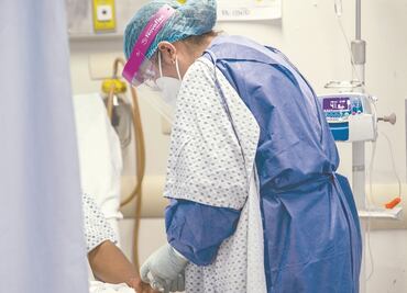 Pasan de 900 a 3 mil 650 médicos cubanos que trabajarán en zonas marginadas: IMSS