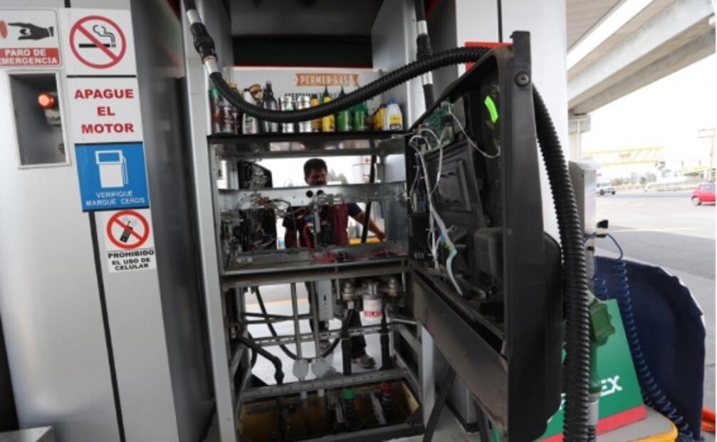 Gasolina rebajada con agua daña 50 vehículos en Ocoyoacac, Edomex