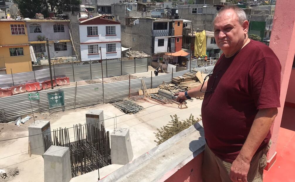 Vecinos tienen miedo de que haya un accidente por la obra del Tren Interurbano. Foto: Juan Carlos Williams / EL UNIVERSAL