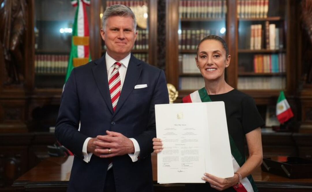 Cameron MacKay, embajador de Canadá en México y Claudia Sheinbaum, presidenta de México. Foto: X @AmbMacKay