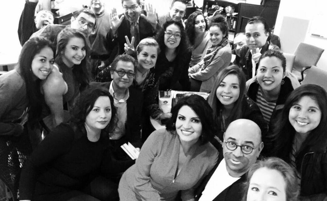 Ingrid Brans, “La Reata”, compartió una imagen de los miembros de la producción. (FOTO de Twitter: @IngridBrans_)