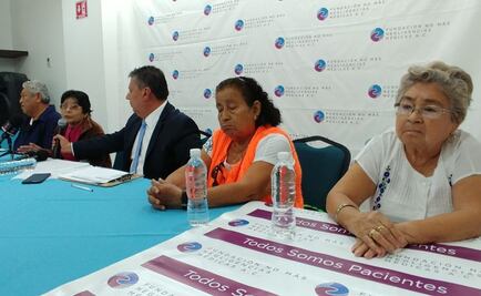 ​Piden justicia adultos mayores que perdieron la vista tras operación