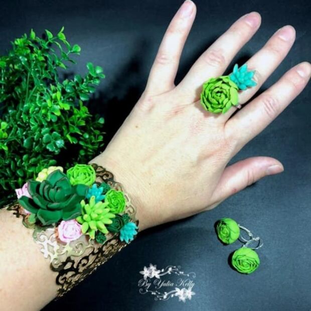 Accesorios en forma de suculentas que las plant ladies amarán