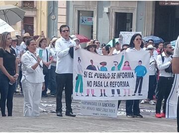 "¡La justicia no se vota!", aseguran trabajadores del Poder Judicial que continúan protestas contra reforma de AMLO