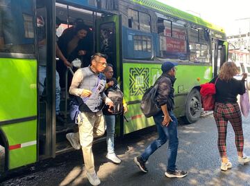 “Llovió muy fuerte, no pensé que afectaría tanto al Metro": Cierre parcial de la Línea A por inundación afecta a usuarios
