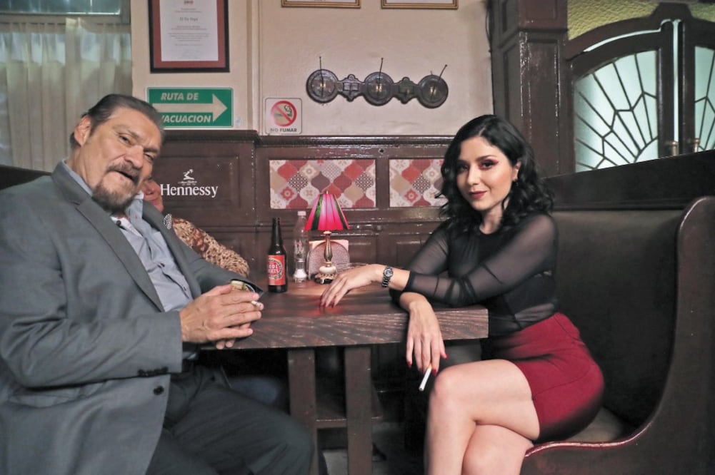 Joaquín Cosío y Diana Bovio filmaron en el centro de la ciudad y terminarán en Puerto Vallarta. Foto/ VALENTE ROSAS. EL UNIVERSAL