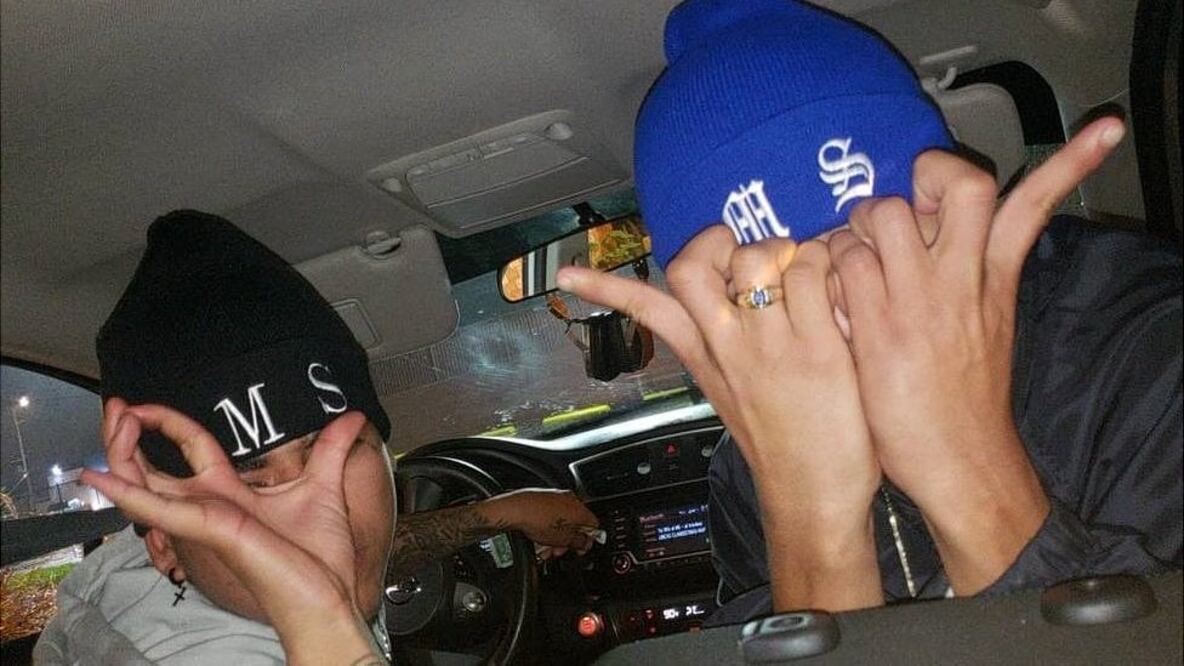 Los fiscales federales de EU presentaron fotos a la prensa relacionadas con las acusaciones contra 22 personas a las que señalan como miembros de la pandilla MS-13 (Foto: Dpto Justicia Distrito Central California)