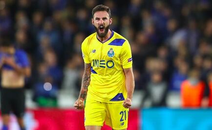 Miguel Layún podría salir del Porto