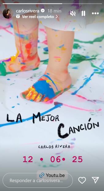 Carlos Rivera promociona el video de "La Mejor Canción" con los pies de su hijo León.