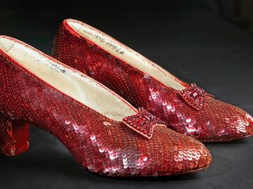 Buscan 300 mil dólares para restaurar zapatos de Dorothy