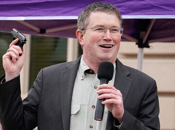 ¿Quién es Thomas Massie, el republicano que pidió “municiones” a Santa Claus?