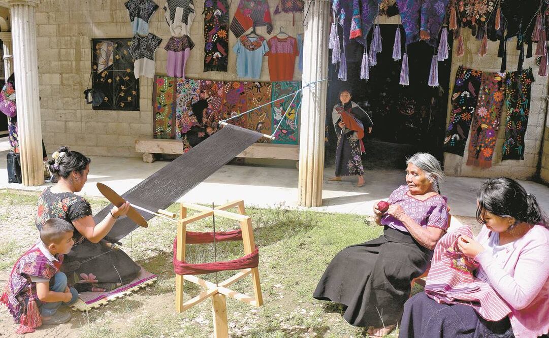 Mujeres artesanas. Foto: María de Jesús Peters