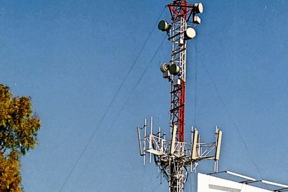 Hoy se espera el fallo de la SCT sobre la Red Compartida. Ésta usará la banda de 700 MHz y dos hilos de fibra óptica de la CFE (ARCHIVO EL UNIVERSAL)