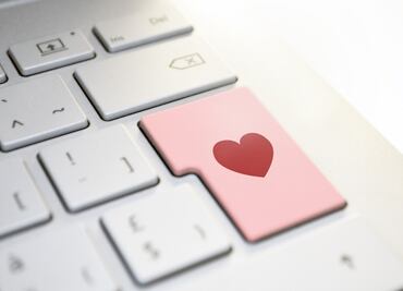 7 de cada 10 mexicanos creen que pueden enamorarse con solo el contacto digital