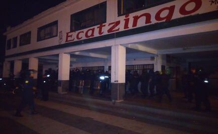 Retienen por más de 4 horas a titular de la policía de Ecatzingo