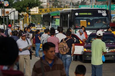 Protestan contra aumento de pasaje en transporte urbano en Oaxaca