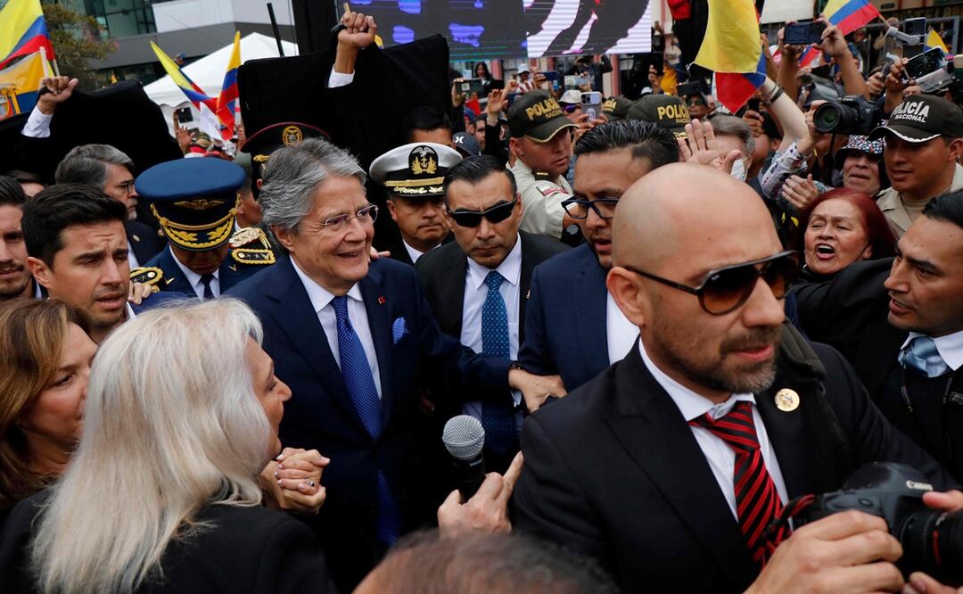 El presidente de Ecuador, Guillermo Lasso, llega al edificio de la Asamblea en Quito el 16 de mayo de 2023. Foto: AFP
