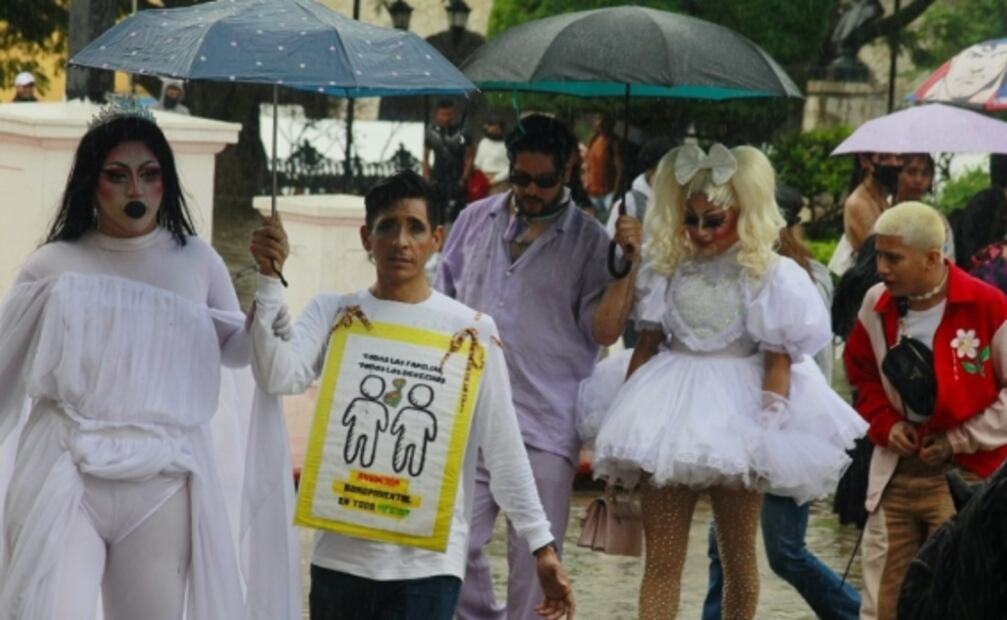 Miles salen a las calles de Chiapas en Marcha del Orgullo LGBTIQ+