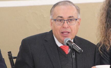 “Se resbala” Arturo Nahle con el agua de cervecería