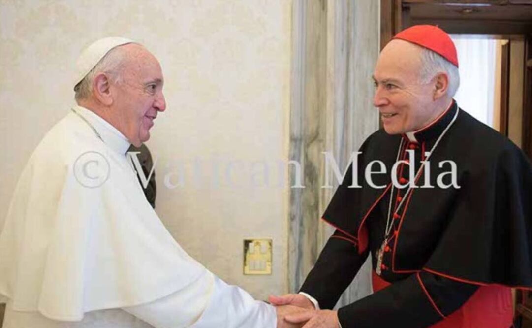El papa Francisco y el arzobispo primado de México, Carlos Aguiar Retes, en Roma. /Tomada de @VaticanMedia