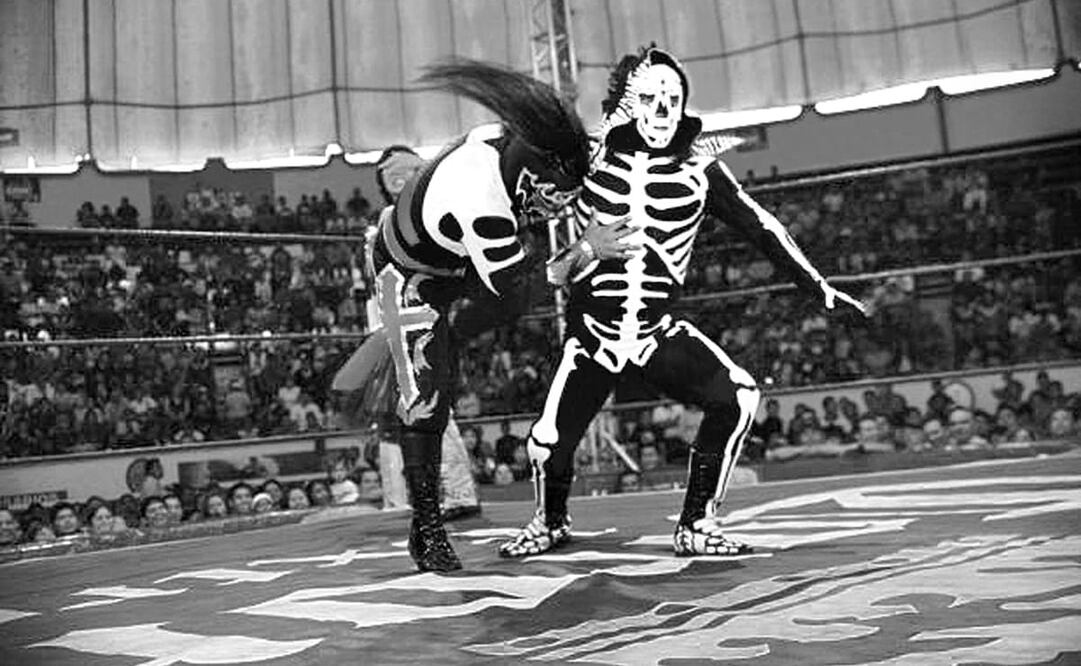 El luchador Parkita en el cuadrilátero. El mejor punto para la fama de La Parkita y Espectrito II fue entre 1997 y 2000, cuando fueron "miniestrellas" de la WWF estadounidense. Foto: Archivo EL UNIVERSAL.