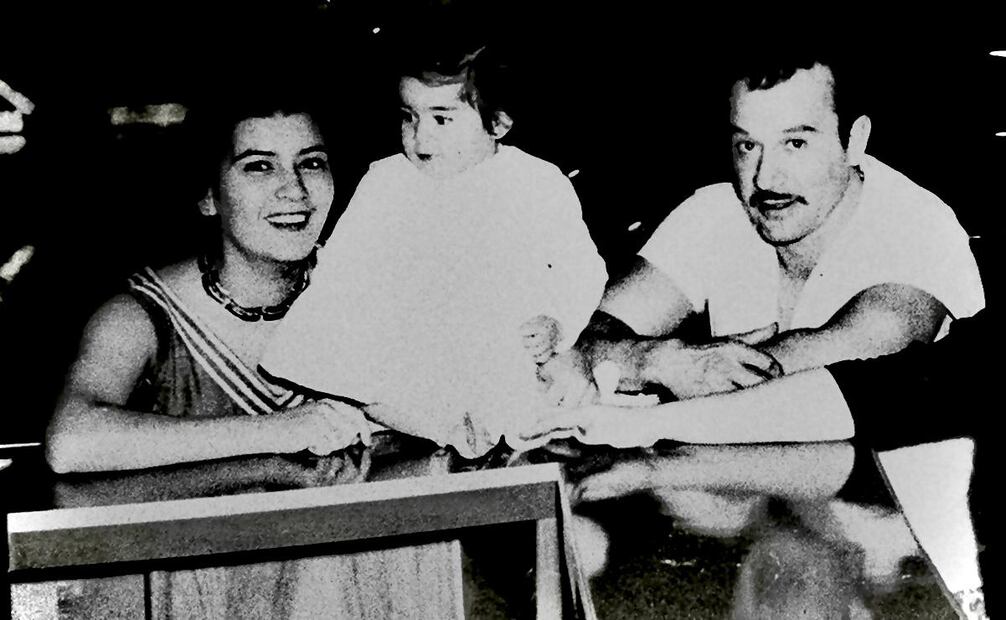 Pedro Infante e Irma Dorantes con su pequeña hija Irmita. Fototeca EL UNIVERSAL.