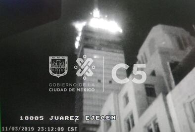 Confunden fumigación con incendio en Torre Latinoamericana