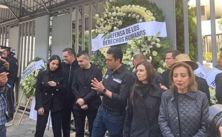 VIDEO: Por reelección de Piedra, PAN coloca coronas fúnebres a la CNDH; llevará el caso a instancias internacionales, afirma