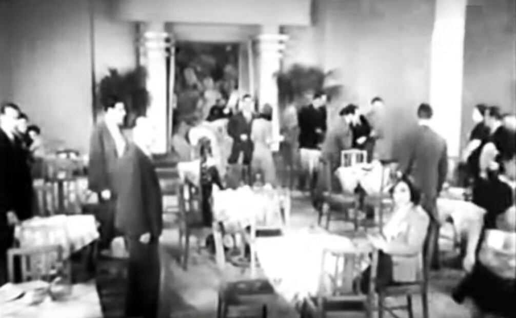 Ninguno de los personajes tuvo nombre en la cinta, sólo se identificaron como “anarquista”, “tonta” o “dueño”. Foto: Captura de pantalla/Estudios Azteca/ESPECIAL.